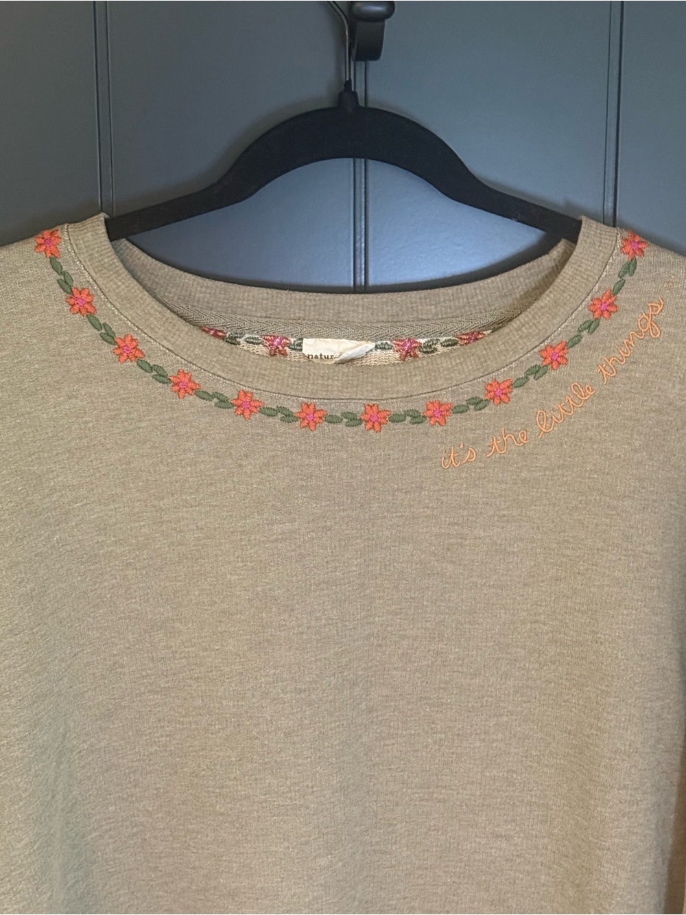 🌺 NATURAL LIFE Women’s Gray Crewneck Sweatshirt Enjoy the Little Things L/XL - Picture 8 of 13